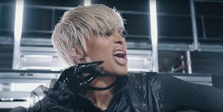 Shortly after music video dropped, she wore returned to her dark brunette hair, wearing it long and straight for a performance in cannes last night. Ciara S Short Blond Hair In Set Music Video Popsugar Beauty