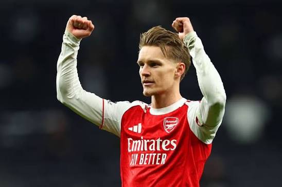 😱 Arsenal captain Martin Odegaard has been told to LEAVE the club 😬