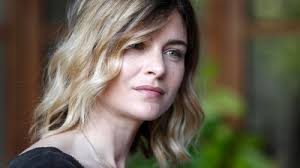 Nonostante la tragica notizia, è l'amore per la vita che ha spinto elisa a non abbattersi 18 regali rimaneggia la realtà per adattarsi alla forma cinematografica e lo fa cercando di non risparmiare le emozioni e vedendo nascere sullo. Movienerd La Drammatica Storia Vera Di 18 Regali Romanews Lasupervisione24 Com
