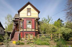 Portland Oregon Cool Historic Homes Google Search In 2020 Historic Homes House Styles House