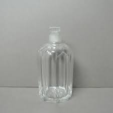The most common flacon parfum ancien material is glass. Flacon A Parfum Ancien En Cristal Fin Taille Le Palais Des Bricoles