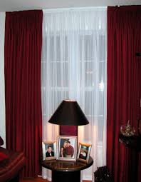 Use Red And White Curtains For A Sophisticated And An Elegant Look Curtains Living Room Living Room Decor Curtains Red Curtains Living Room