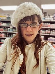 Parent helping daughter become a model through photography