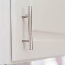 Learn all about kitchen cabinet handle styles and finishes, so you'll be sure to add the perfect look to your kitchen design. Learn How To Place Kitchen Cabinet Knobs And Pulls Cliqstudios