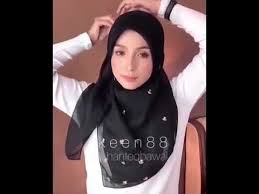 Tudung bawal labuh juga tidak terkecuali, walaupun macam macam koleksi sudah ada di pasaran. Tutorial Tudung Bawal Sulam Youtube
