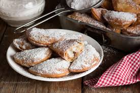 Riempire le cassatelle con la ricotta preparata in precedenza, poi spolverarle con la cannella. Cassatelle Con La Ricotta Ravioli Dolci Fritti Siciliani Una Ricetta Antica