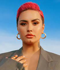 Lovato added that it would mean the world to them if others could start identifying me as they/them, before acknowledging that they understand if fans slip. Demi Lovato Vikipedio