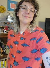 Thanks to top surgery I can finally actually button up one of my favorite  button-ups 😭 gender euphoria is HERE y'all 🥰 NonBinaryThreads