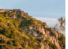 Alle 7.30 di questa mattina ci è stata segnalata la presenza di un cetaceo sottocosta nelle acque di brancaleone. Borghi Bocciato Brancaleone Vetus C E Amarezza Nel Parco Archeologico Calabria Live