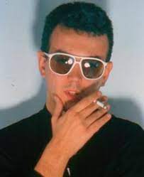 Il 1988 era un periodo di nuova giovinezza per lui, dopo i grandi successi degli inizi degli anni 80. 05 06 Happy Birthday Enrico Ruggeri Otto Fm