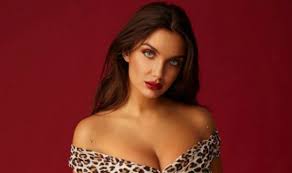 Elettra, whose middle name is miura, which was lamborghini's first supercar, has reeled in elettra of course has a million followers on instagram. Elettra Lamborghini Irresistibile Sui Social L Inquadratura Dall Alto Incanta