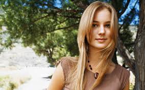 She first came to prominence for her work with producer greg berlanti, who cast her as a series r. Emily Vancamp Hd Wallpapers 7wallpapers Net
