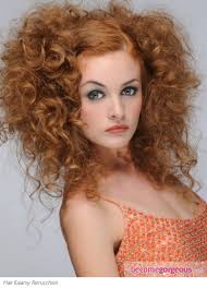 Hairstyles with a large characteristic volume of the 60s, with details such as long waves and curls are not characterized by discreet and shy hairstyles. Pictures Long Hairstyles Flirty Big Curls Hairstyle