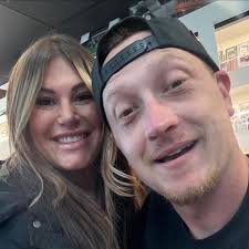 Is anyone hiring an assistant or receptionist?