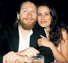 Продолжительность браков и причины разводов. Kak Vyglyadit I Chem Zanimaetsya Starshaya Doch I Byvshaya Zhena Aleksandra Gordona