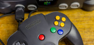 Humberto muestra cada uno de los cuartos, como si él mismo habitara aquel lugar. Seis Simples Consejos Para Comenzar A Coleccionar Juegos De Nintendo 64 Tecnologia Biobiochile