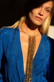 COLLAR LARGO CASCADA DORE CRISTAL CHECO BY OPATUM