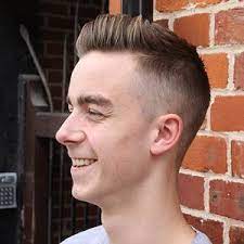 Model rambut pendek pria satu ini tidak terlalu cocok untuk kamu yang mempunyai bentuk wajah kecil. 30 Model Rambut Pendek Pria Potongan Yang Tak Pernah Basi