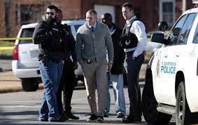 So they must have bass cannons and tweeter. Police Identify Man Shot And Killed In Stolen Car By Injured St Louis Officer Law And Order Stltoday Com