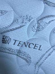 好孝順的女婿岳母床墊睡起來不舒服 特定從台南來幫岳母買床墊 因為岳母在高雄就先爬文做功課來到二聖店 先推薦幾床請先試躺過程中自己先試再請岳母試躺 超貼心的舉動心裡真的有感動到 之後幫岳母挑選純手工打造 彈簧支撐性佳且是竹碳表布决定後下午馬上送貨了 stuff