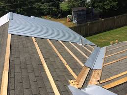 Sw Valley On House Gazebo Roof House Roof Modern Farmhouse Exterior