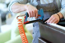 Wichtig ist dabei, dass die sichtseite des obermaterials innen liegt, weil der bezug. Sofa Selber Beziehen Anleitung In 5 Schritten