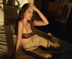 Eiza González nue - Photos et vidéos - ImperiodeFamosas