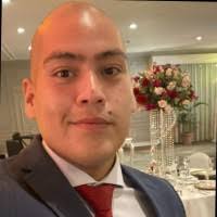 50+ perfiles de «Ronny Andrade»