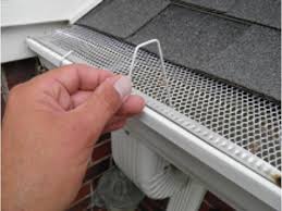 50 Count Christmas Hook Christmas Light Hanger For Gutters With Mesh Or Perforated Leaf Gutter Guard Newegg Com
