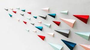 Cara menghias kamar tidur terutama untuk hiasan dinding yang bagus adalah dengan membuat origami berbentuk burung. Mudah Dibuat Ini 7 Hiasan Dinding Dari Origami Untuk Ramaikan Rumahmu Kumparan Com