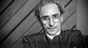 Aveva 76 anni ed era malato da tempo. Franco Battiato E Morto Stroncato Da Infarto Ma E Una Bufala Vecchia Di Due Anni Il Mattino It