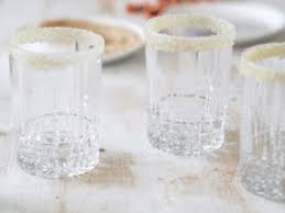 There are certain christmas drinking traditions that can never be broken, even if they vary from family to family. Happy Christmas Apple Cider Bourbon Drink Nummer Funfzehn