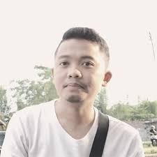 Robot = ibu rumah tangga anak satu. Manusia = bayi yang selalu gangguin  kegiatan ibunya. Nonton berulang-ulang malah jadi kesel. Untung robot.  Kalau itu manusia kayaknya udah digampar deh. 😂 Anyway, ini