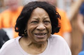 Volunteers repair South Chicago homes for National Rebuilding Day