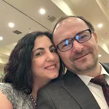 Medic Român Cu Doctorat în SUA Se Chinuie Să-și Echivaleze Studiile în  România