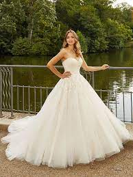 Durch einen preisvergleich erhält man eine übersicht über alle in frage kommenden verkäufer von corsagen. Romatisches Corsagen Brautkleid Mit Spitzenapplikationen Und Schnurung Am Rucken Kleider Hochzeit Braut Kleid Hochzeit