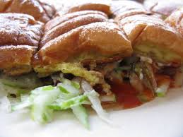 Bukan sahaja dalam bulan ramadan, malah ketika hari biasa pun makanan ini akan menjadi perhatian orang ramai. Resepi Roti John Istimewa Resepi Bonda