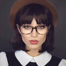 Keep a full fringe sweat free in the heat with a spritz. Bob Hairstyles With Bangs And Glasses Nice