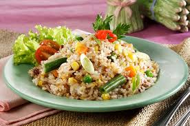Nah, ternyata memasak nasi goreng sederhana namun dengan rasa istimewa rasa restoran bisa kamu lakukan di rumah. Resep Membuat Nasi Goreng Yang Enak Dan Mudah Bagi Pemula Berikut Cara Mengolahnya Tribunnews Com Mobile