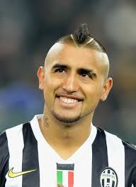 The vidal haircut is simple to copy, and your local barber should have no trouble giving you this cut if you want it. Arturo Vidal Mohawk Hairstyle Juventus Girls Sn Fashion Style Soccer Hair Soccer Players Haircuts Mohawk Hairstyles
