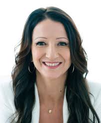 Karina Provost's Instagram, Twitter & Facebook