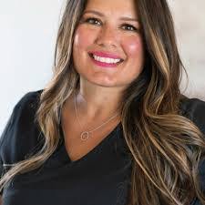 Darla Howe's Instagram, Twitter & Facebook