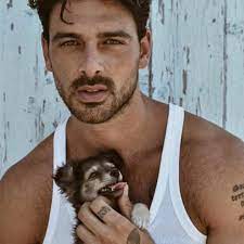 Последние твиты от michele morrone official (@mikmorrone). Michele Marrone On Instagram Like Come On I M Jealous Of That Dog 365dni Michelemorroneed Tolle Manner Gutaussehende Manner Jungs