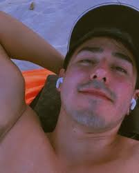 adrianheiten's instagram Account Analytics & Statistics