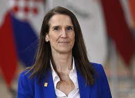 Jun 16, 2021 · sophie wilmes (mr) et sammy mahdi (cd&v) rencontraient le ministre de la migration grec notis mitarachi dans un contexte européen tendu. Sophie Wilmes Ex Premiere Ministre Belge Agee De 45 An Closer