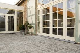 Les revêtements en résine, grâce à leur traitement de finition limitent la glissance (pn 18 et équivalent pc20) et vous permettent donc de profiter de votre terrasse extérieure. Revetement Sol Exterieur Quel Revetement Choisir Ooreka