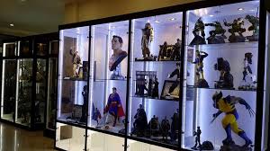 Display Case With Two Point Lighting Base Up Lighting Would Create A Completely Lit Cabinet Diy Display Display Case Display Cabinet