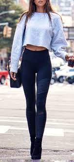 10 Cozy Winter Outfits To Copy Asap Outfits With Leggings Street Style Fall Outfits Crop Top And Leggings