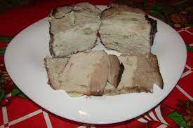 Заворачивание буженины в пакет: