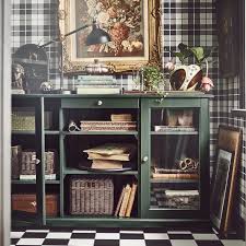 Buffet moderne en bois noir / vitre superposée sur support de chrome excellente condition largeur 51 pouces magnifique buffet ikea noir vitré à trois compartiment. Un Buffet Vert Olive Ikea Buffet Cuisine Meubles De Rangement